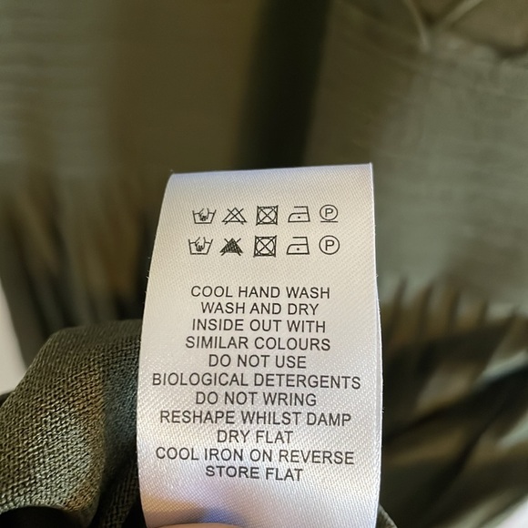 The Fold London Midi Pleated Dress Women’s Size Large Stretch Olive‎ Green - Picture 8 of 8